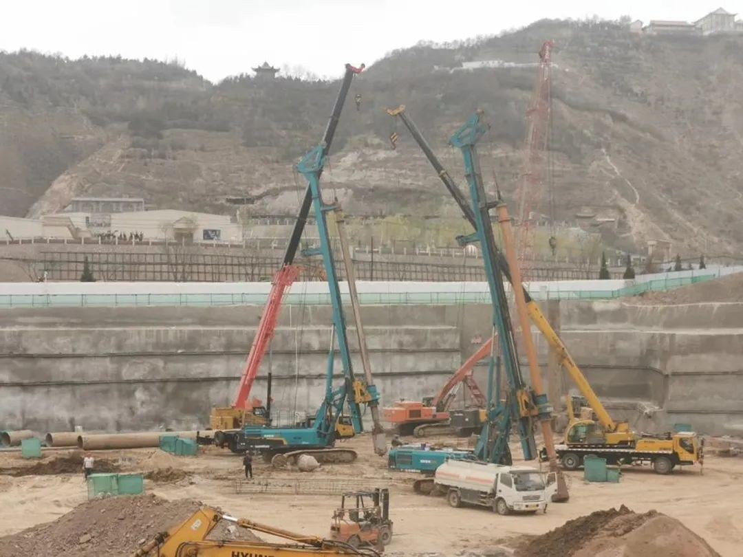 金戈铁马工程路 风雨无阻选不朽情缘-官方网站