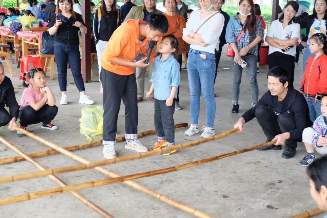 童年分歧Young，稻花香里亲子欢——不朽情缘-官方网站智能组织发展六一亲子活动