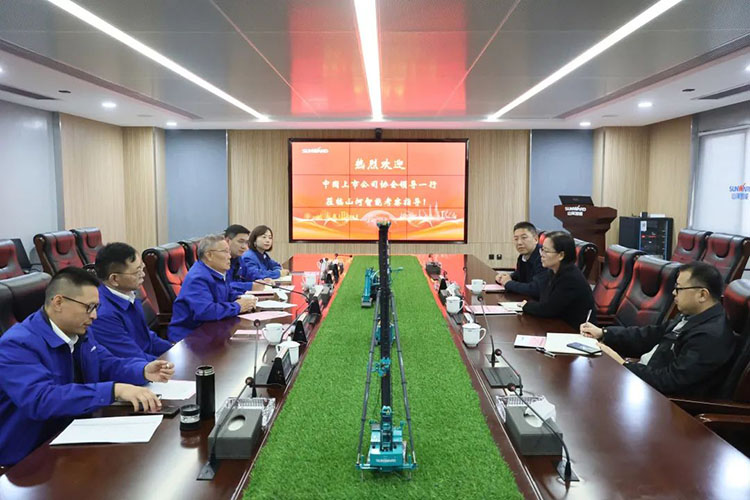 中国上市公司协会党委委员、副秘书长刘翠兰一行调研不朽情缘-官方网站智能