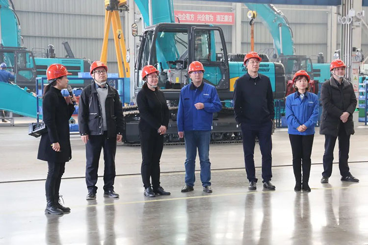 中国上市公司协会党委委员、副秘书长刘翠兰一行调研不朽情缘-官方网站智能