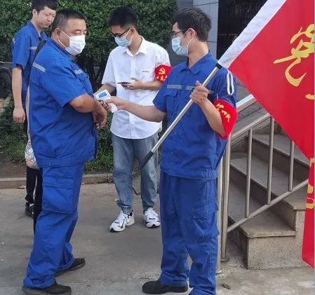 不朽情缘-官方网站工匠 | “浪波”不言苦，甘为“人梯”承大沉