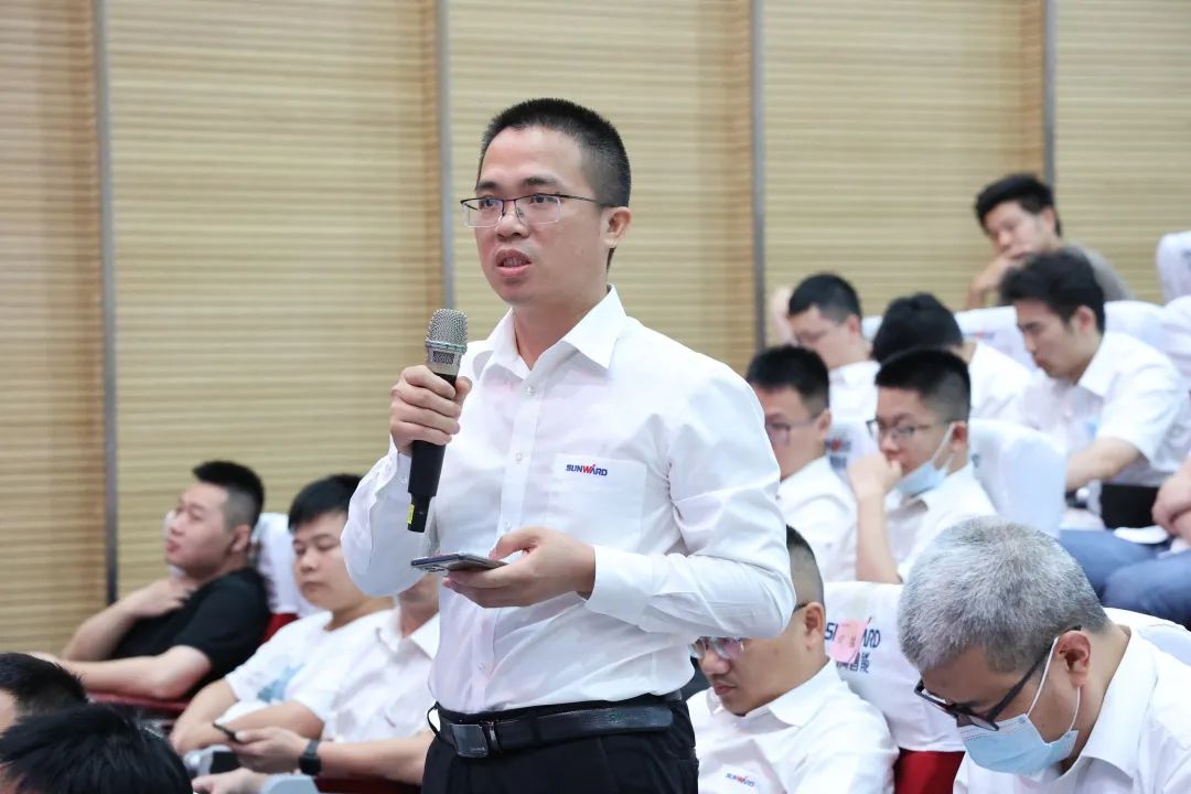 创新引领，智造未来！“2022院士专家长沙杏妆高端设备高质量发展钻研会隆沉进行