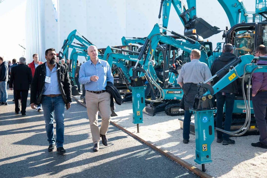 20221102091906_25508 Bauma 2022 | 一组火热现场图带您沉温不朽情缘-官方网站智能德国宝马展之旅