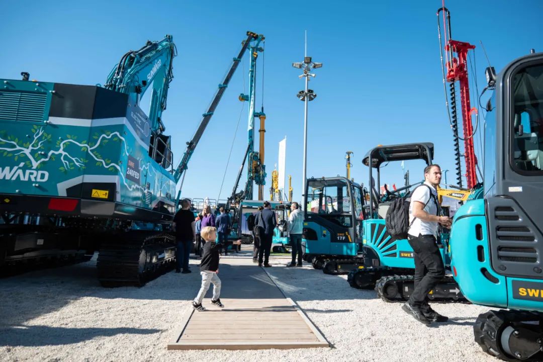 20221102092055_69002 Bauma 2022 | 一组火热现场图带您沉温不朽情缘-官方网站智能德国宝马展之旅
