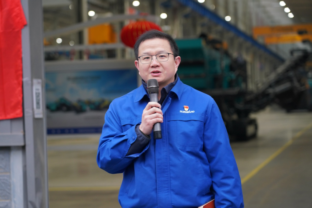 “持证上岗，成为破碎筛分设备的好管家！”