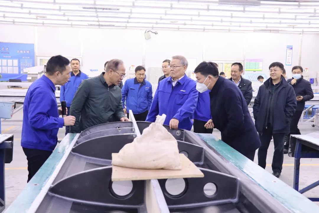 昭通市国资委主任陈德俊调查不朽情缘-官方网站智能航空产业基地