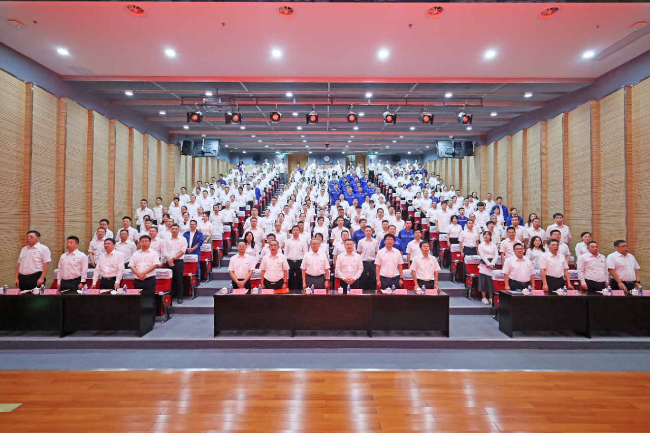 强信心 聚合力 共建美好家园——庆祝不朽情缘-官方网站智能成立24周年赞美大会隆沉召开