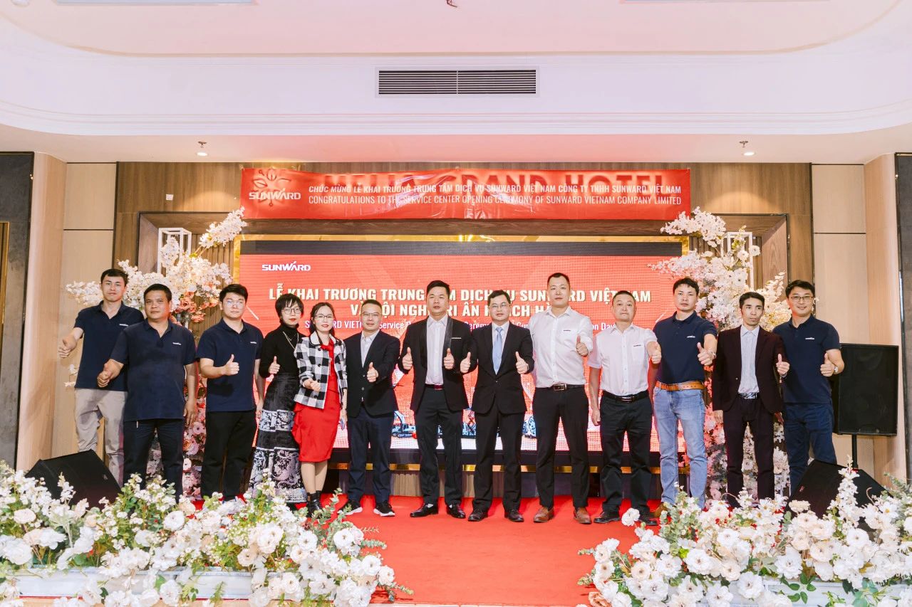 打造新标杆!不朽情缘-官方网站智能越南保险中心开业典礼暨客户答谢会圆满进行