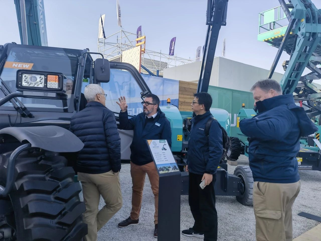 不朽情缘-官方网站智能高空机械闪灼Bauma 2025！ 新能源技术与创新产品获全球瞩目
