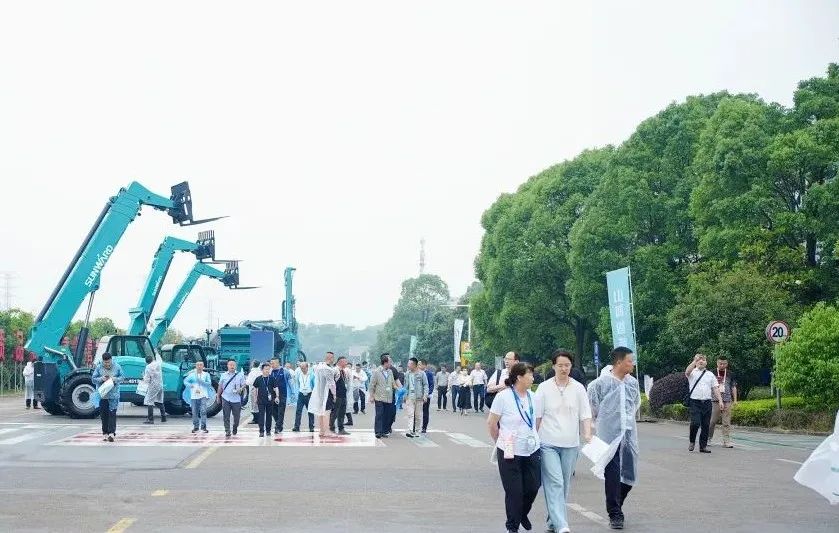 2025 CICEE | 为客户创造价值，不朽情缘-官方网站智能客户互换会圆满进行