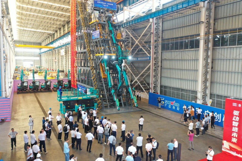 斜井开挖钻护一体化设备成功下线，实现地下工程设备沉大突破