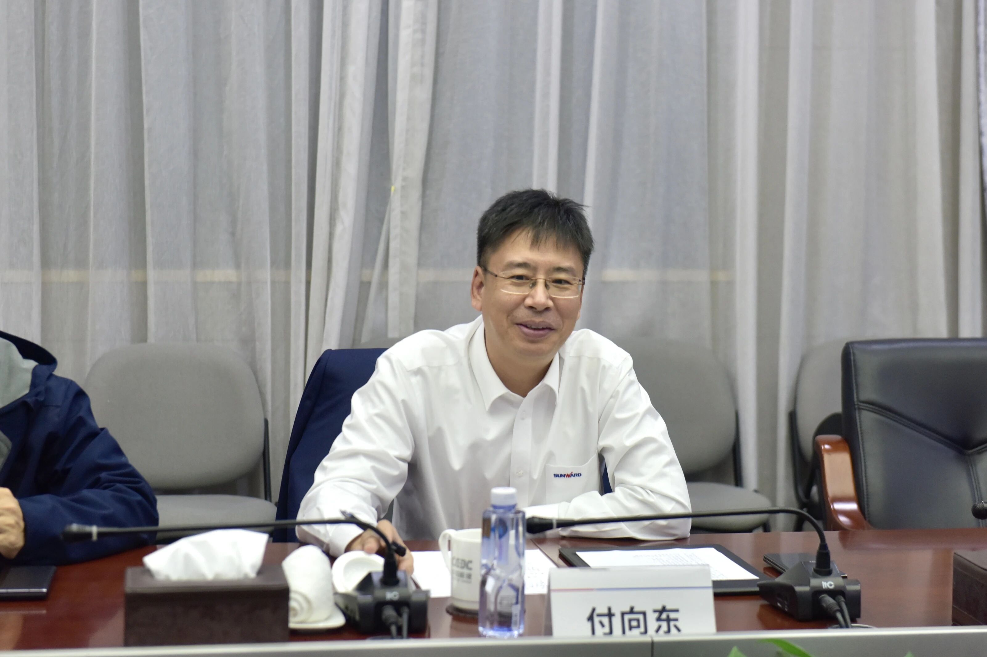 不朽情缘-官方网站智能与易普力发展座谈互换，谱写互利共赢新篇章