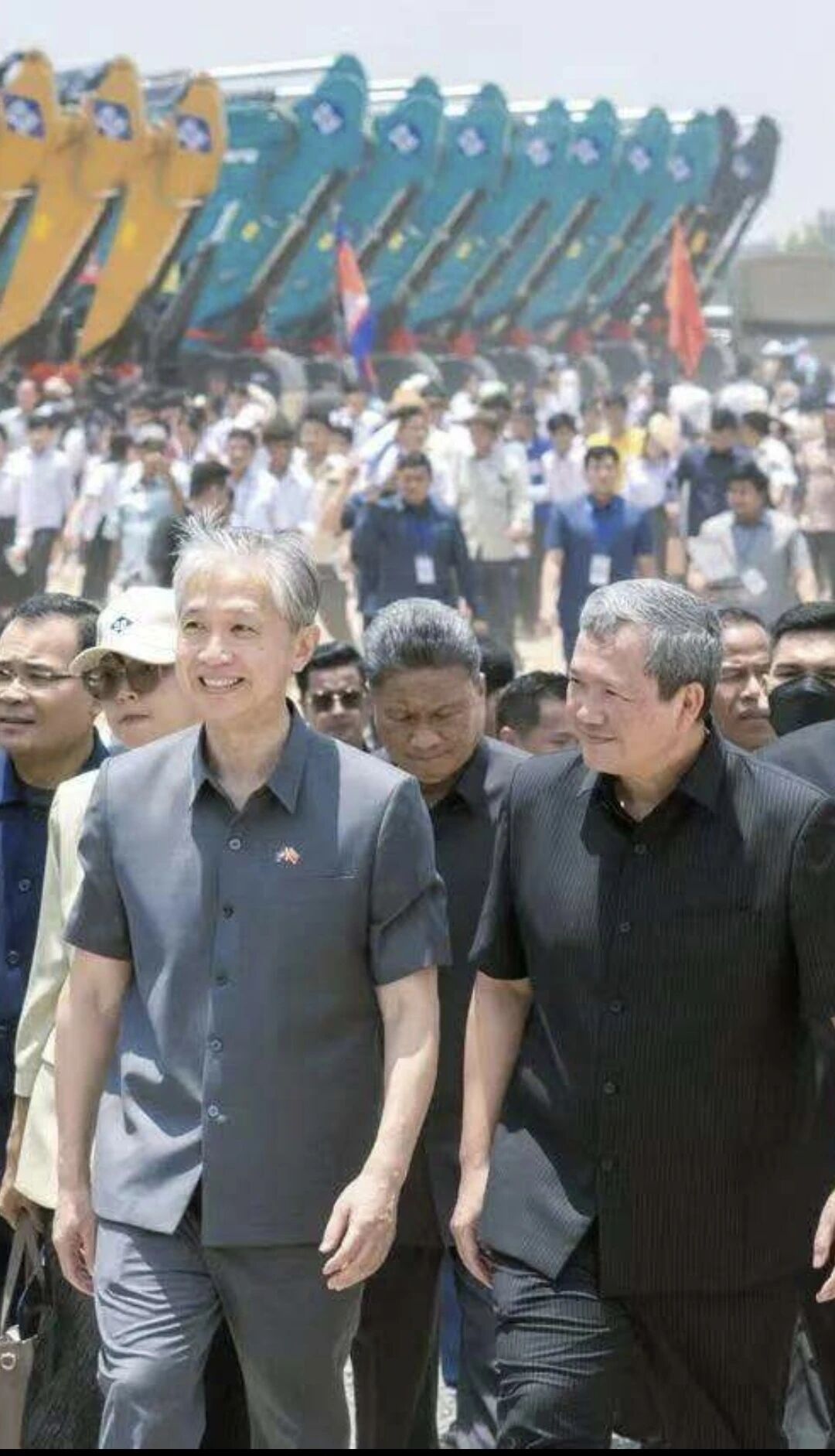 共建“一带一路”：不朽情缘-官方网站智能挖掘机助力柬埔寨水利大动脉建设