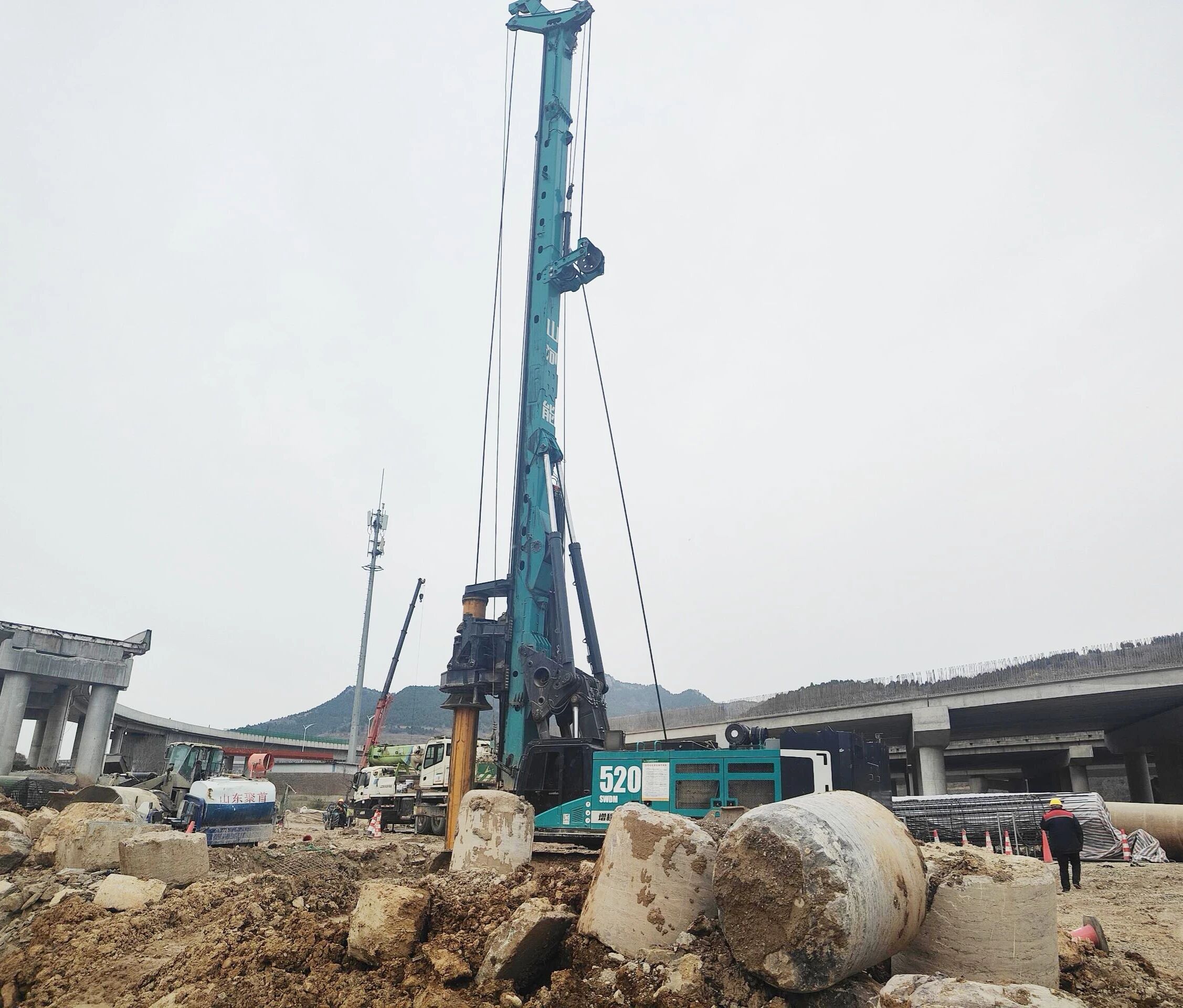 “亮剑”赤峰绕城改扩建项目，不朽情缘-官方网站智能增程式电动旋挖钻机高效入岩受好评